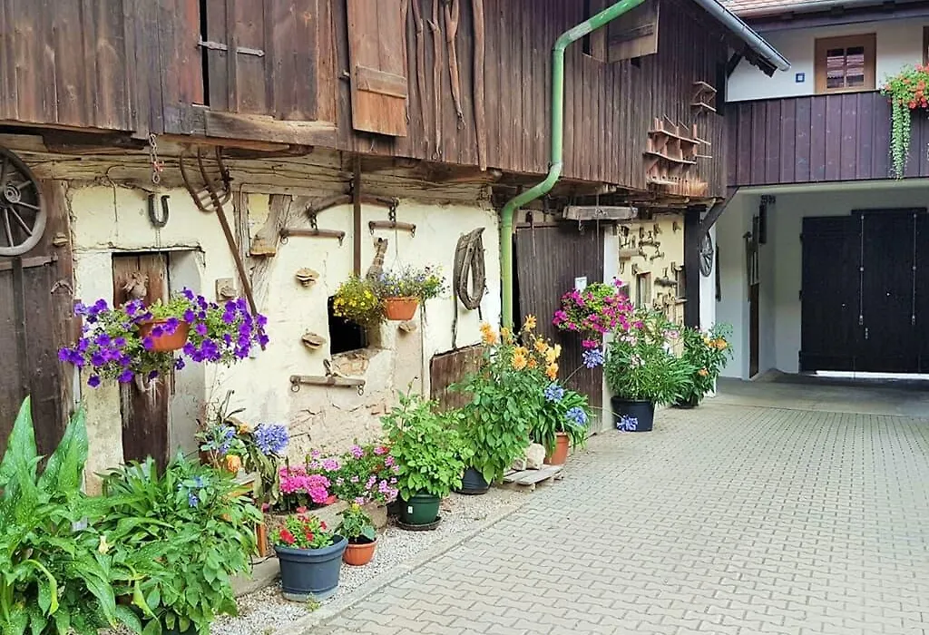 Zum Egerländer Fachwerkhof-1